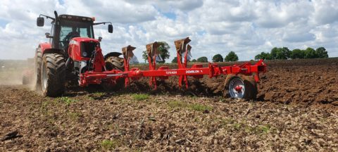 Charrue TX 170 & TX 175